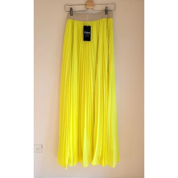 Tov accordion pleated maxi lime green skirt - Picture 4 of 4